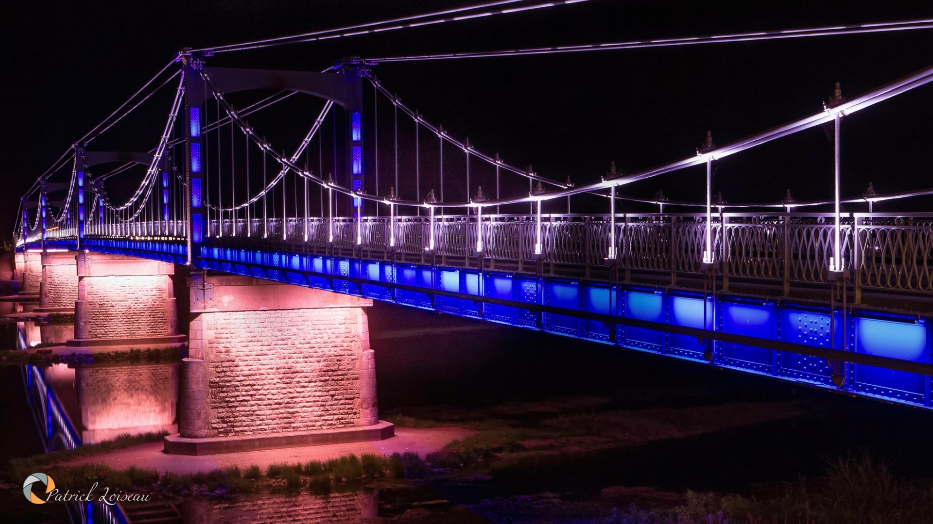 Eclairage Dynamique Et Programmable Pont De Chateauneuf Sur Loire Baudin Chateauneuf